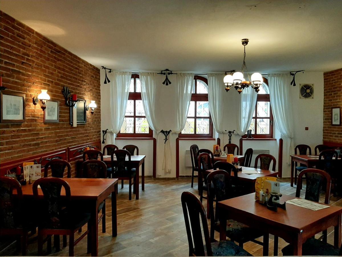 Отель Penzion - Restaurant U Zamku Бечов-над-Теплоу Экстерьер фото